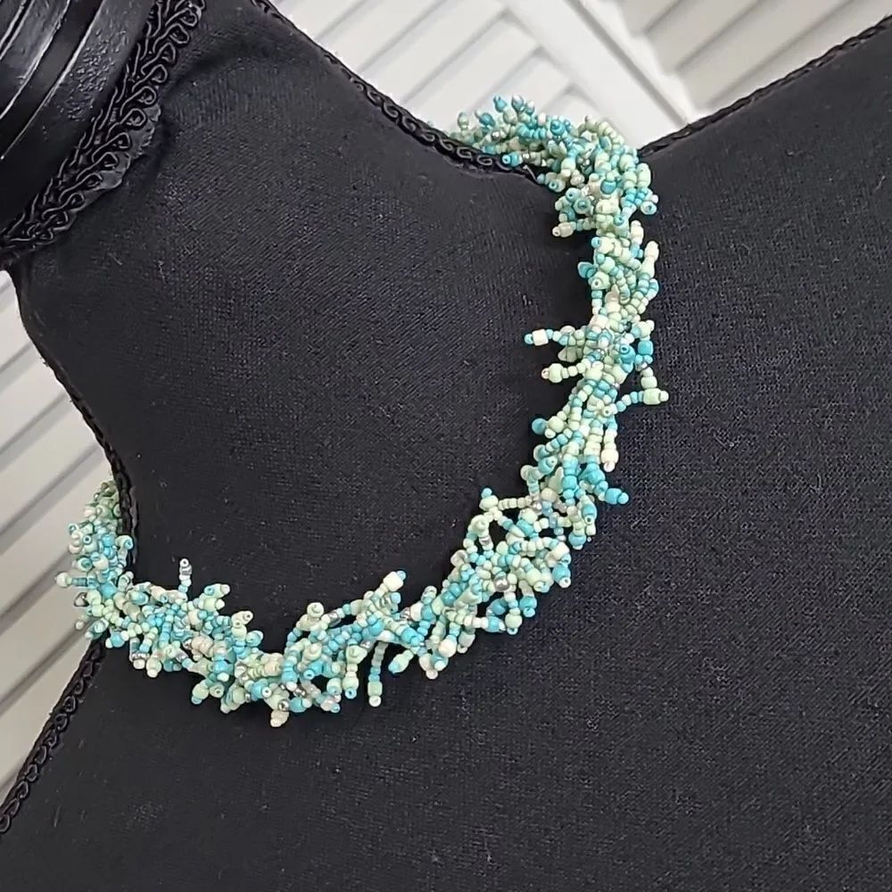 Silver Fashion turquoise beaded necklace/ earring set